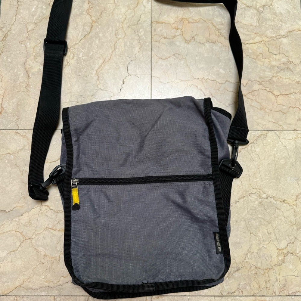 Nike Messenger Bag - Picture 3 of 9